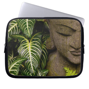 Capa Para Notebook Estátua em uma informações sobre localização