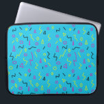 Capa Para Notebook Estilo Memphis 1980s Amarelo Azul Claro Cor-de-Ros<br><div class="desc">Saia com essa bolsa de laptop do estilo Memphis dos anos 80 debaixo do seu braço! Este design apresenta cinzas,  triângulos,  diamantes e círculos azuis,  cor-de-rosa-quente,  pretos e amarelos.</div>