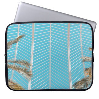 Capa Para Notebook Estrutura de concreto branco na foto matinal