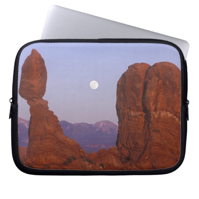 Capa Para Notebook EUA, Utah, Arches NP, Lua Cheia Nascente em (Frente)