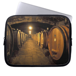 Capa Para Notebook Europa, Itália, região da Toscana. Adegas Chianti