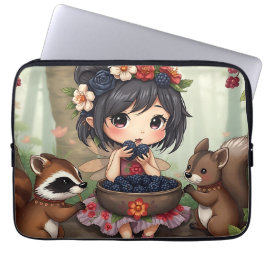 Capa Para Notebook Fada Chibi Comendo Amoras com Amigos da Floresta