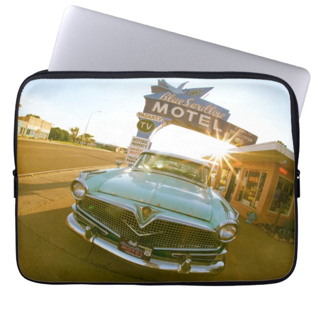 Capa Para Notebook Famoso Motel Blue Swallow na Rota 66 (Frente)