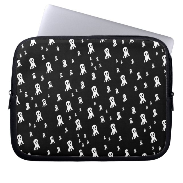 Capa Para Notebook Fantasmas Sombrios de Halloween  (Frente)