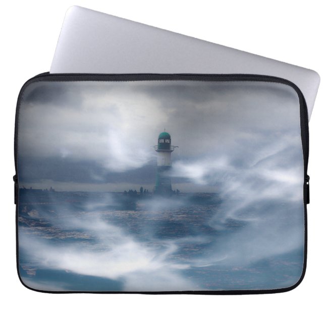 Capa Para Notebook Farol na tempestade - Mar Báltico  (Frente)