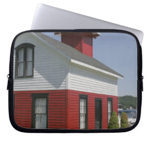 Capa Para Notebook Farol realocado na costa em Douglas perto de 2
