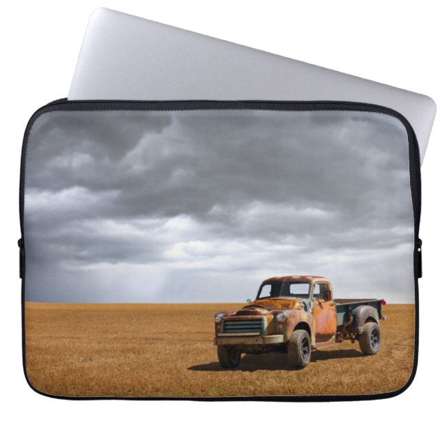Capa Para Notebook Fazendas | Caminhão Antigo no Campo (Frente)