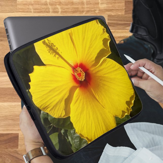 Capa Para Notebook Flor de Hibiscus Amarelo (Yellow Hibiscus Flower Laptop Sleeve)