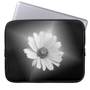 Capa Para Notebook Flor do Cosmos Branco em Preto