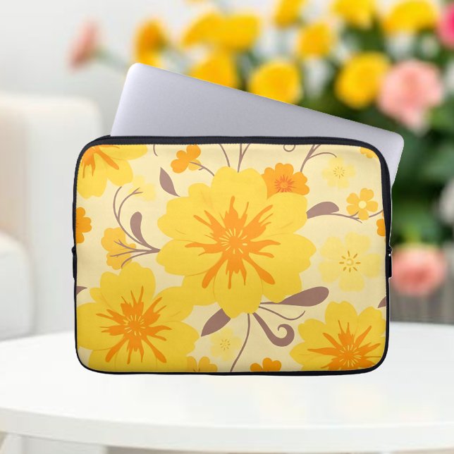 Capa Para Notebook Flores Amarelas De Padrões De Sol Retro (Retro Sunshine Floral Pattern-Yellow Flowers Laptop Sleeve )