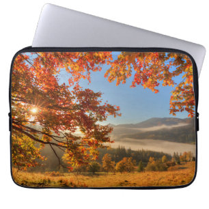 Capa Para Notebook Floresta do outono nas montanhas