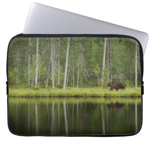 Capa Para Notebook Florestas Urso na Taiga Forest Norte, Finlândia