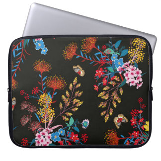 Capa Para Notebook Flórida e borboletas do Elegant Blooming Garden 