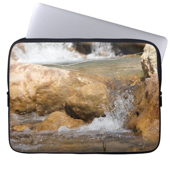 Capa Para Notebook Fluxo de tempestade em primavera (Frente)