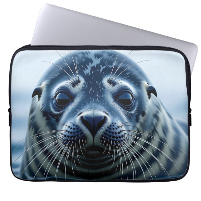 Capa Para Notebook Foca Fofa de Perto (Frente)