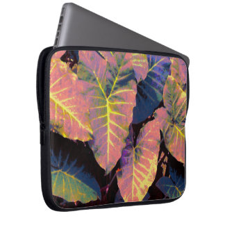 Capa Para Notebook Folhas de elefante em pastos tropicais