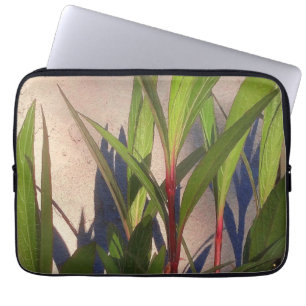 Capa Para Notebook Folhas e Sombras