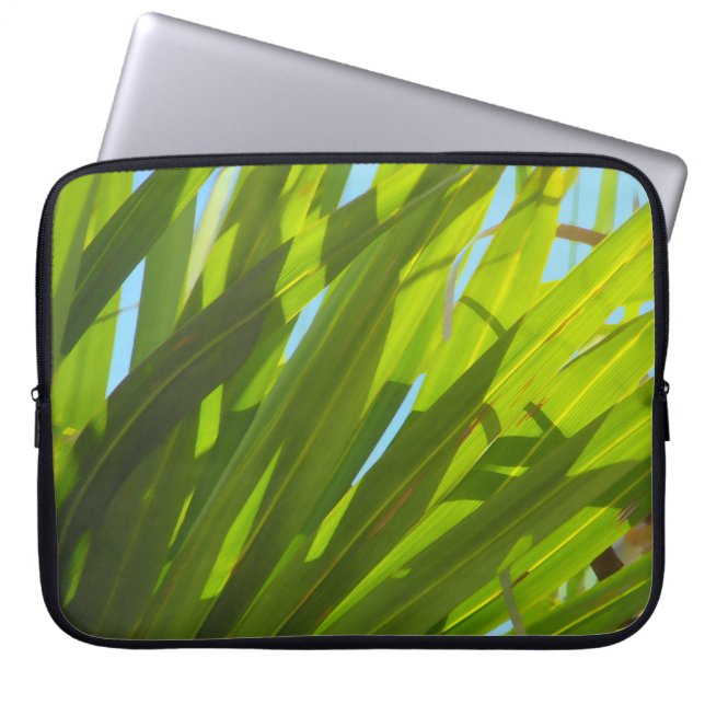 Capa Para Notebook Folhas verdes, luz solar e céu azul (Frente)