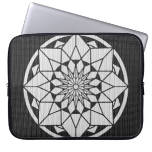 Capa Para Notebook Formigueiro de Star Mandala preto e branco