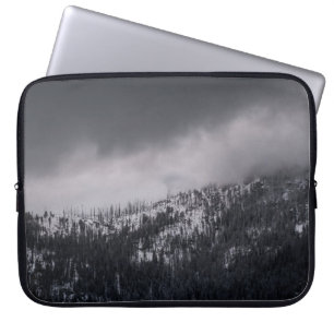 CAPA PARA NOTEBOOK FOTO GRAYSCALE DA ÁRVORE