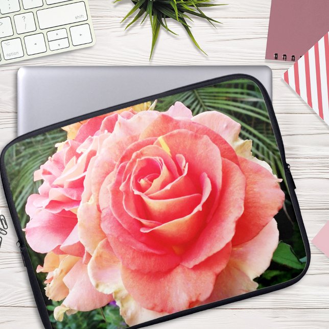 Capa Para Notebook Foto moderna em negrito de rosa rosa-claro (Criador carregado)