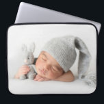 Capa Para Notebook Foto personalizada Imagem pessoal moderna<br><div class="desc">Crie sua própria bolsa de laptop de fotos favorita. Isto faz um presente de excelente para o Dia das Mães,  o Dia dos Pais,  o Dia dos Avós,  o Natal,  o Aniversário.</div>