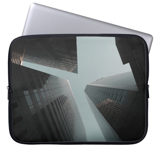 CAPA PARA NOTEBOOK FOTOGRAFIA BAIXA DO ÂNGULO DE EDIFÍCIOS NO DIA (Frente)