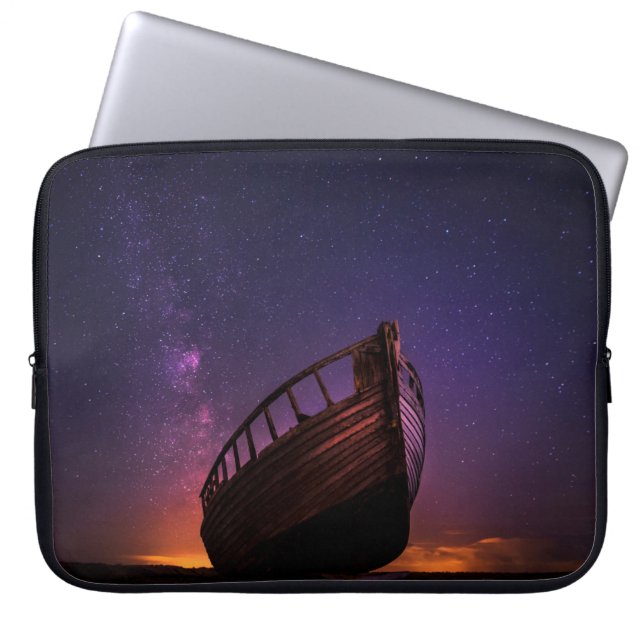 CAPA PARA NOTEBOOK FOTOGRAFIA DE SILHOUETTE DO NAVIO DE NAVEGAÇÃO NO  (Frente)