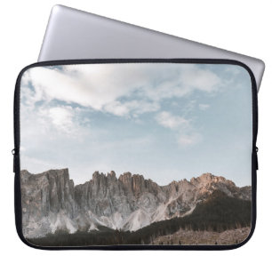 CAPA PARA NOTEBOOK FOTOGRAFIA EM PAISAGEM DE CINZAS E MONTANHA MARAVI