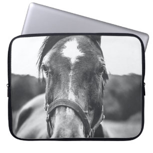 CAPA PARA NOTEBOOK FOTOGRAFIA GRAYSCALE DE CAVALO