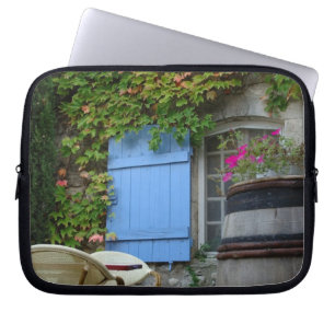 Capa Para Notebook França, Les Baux de Provence, pátio de café