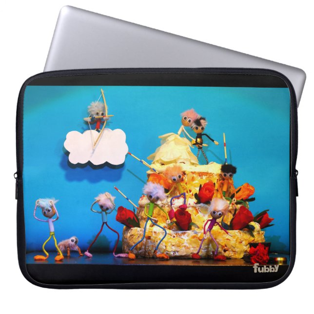 Capa Para Notebook Fubby bruiloft met cupido die voor liefde zorgt. (Frente)