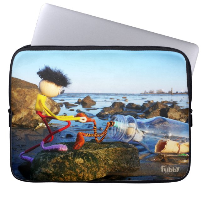 Capa Para Notebook Fubby met flessenpost aan de kust. (Frente)