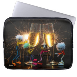 Capa Para Notebook Fubby's die feestelijk proosten met vuurwerk.