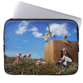 Capa Para Notebook Fubby's die spelen met veren en vliegen.