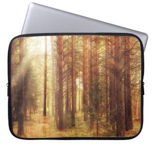Capa Para Notebook fundo da paisagem do outono, raios solares nas flo