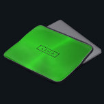 Capa Para Notebook Fundo metálico verde brilhante polido<br><div class="desc">Tons verdes modernos elegantes,  impressão de textura metálica polido. Monograma opcional.</div>