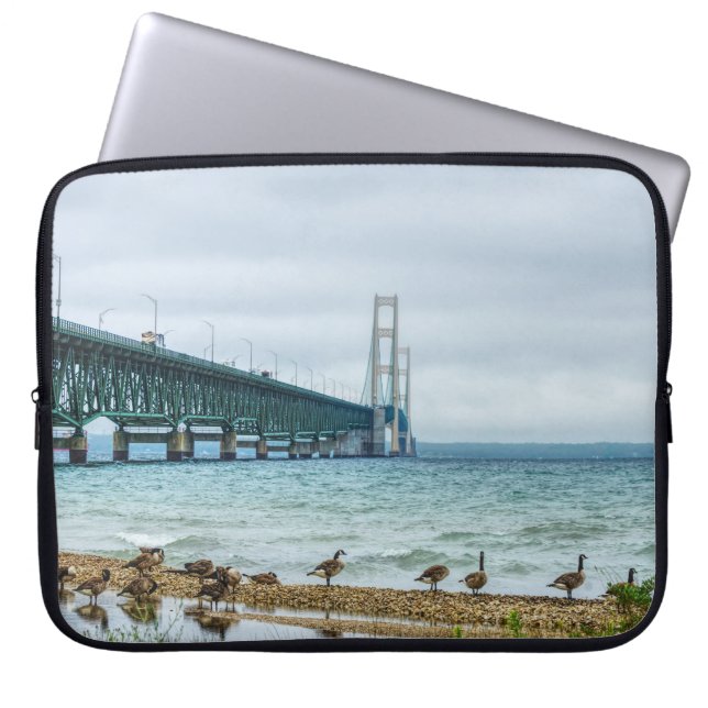 Capa Para Notebook Gansos No Mighty Mac (Frente)