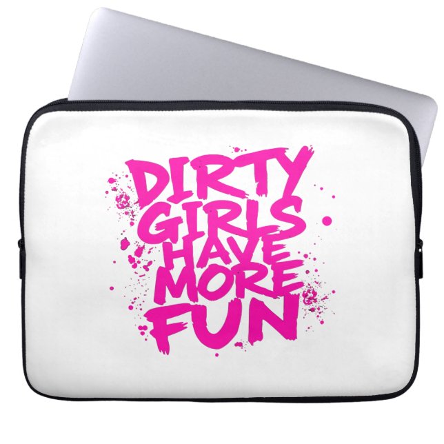 Capa Para Notebook Garotas Sujas se Divertem Mais Mudder Mudando Garo (Frente)