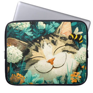 Capa Para Notebook Gato Adormecido em Jardim de Flores com Abelha em