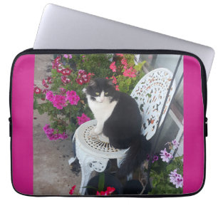 Capa Para Notebook Gato Tuxedo Marrom Rosa Escuro Gatos e Flores