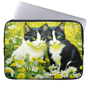 Capa Para Notebook Gatos adoráveis sentados em um campo de Margaridas
