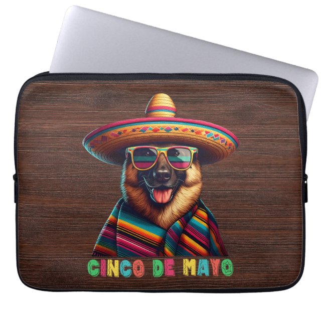 Capa Para Notebook German shepherd Cinco De Mayo Com Poncho Sombrero (Frente)