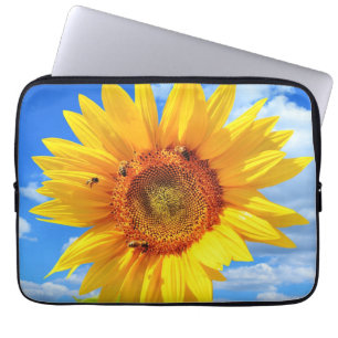 Capa Para Notebook Girassol Amarelo e Abelhas no Céu Azul - Dia do Ve