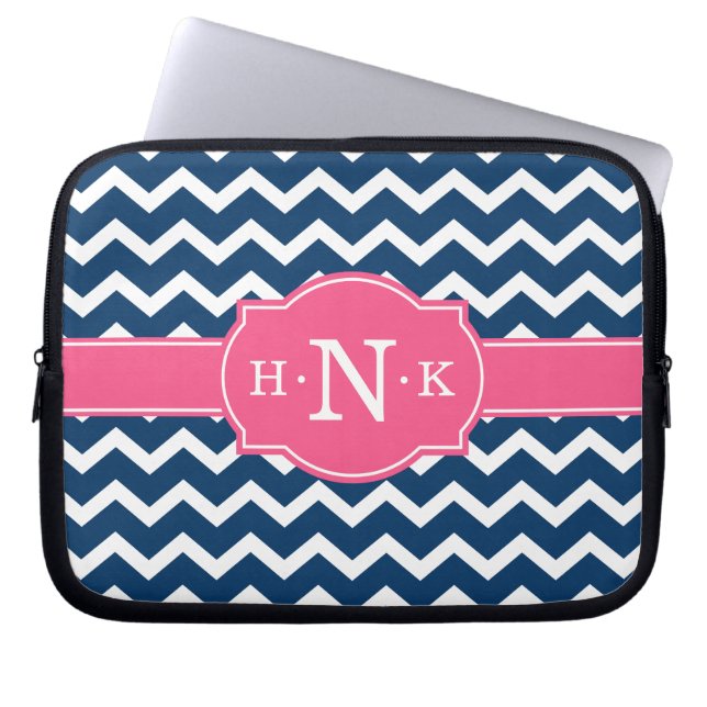 Capa Para Notebook Girly Blue Chevron Monograma Rosa (Frente)