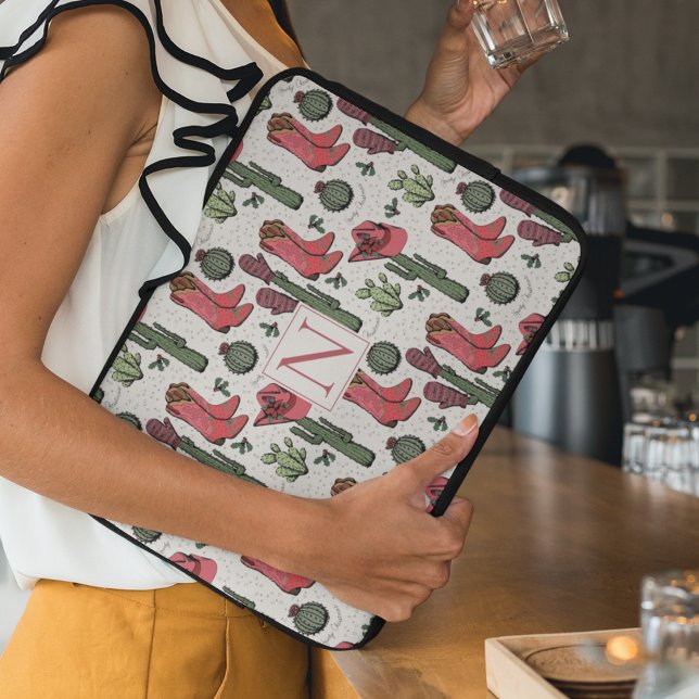 Capa Para Notebook Girly Country Cowgirl Monograma de Natal (Custom "Howdy Christmas" Country Xmas Cowgirl Boots, Hats, Mittens, Cactus. Hand-Drawn in Black Ink.)