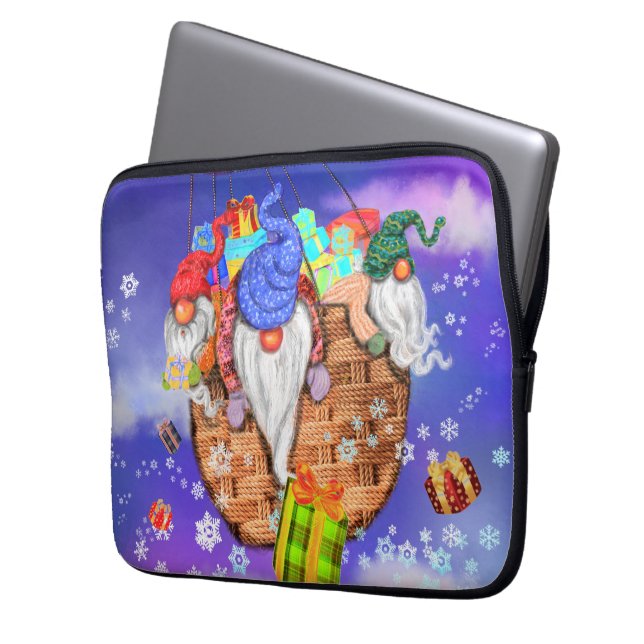 Capa Para Notebook Gnomos de Natal Voando Balão e Dando Presentes (Frente Esquerda)
