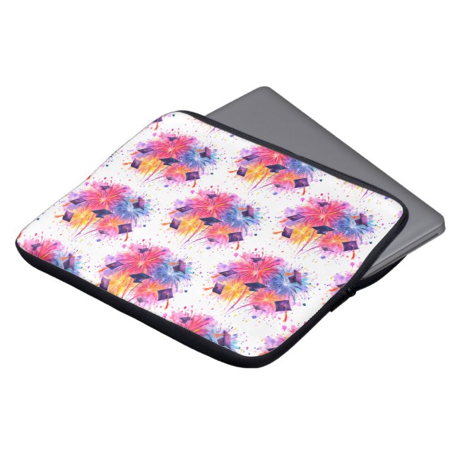 Capa Para Notebook Graduation Fireworks Pattern with Tossed Caps (Frente Topo)