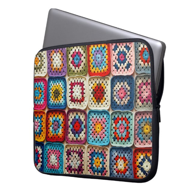 Capa Para Notebook Granny Square Crocheted Quilt (Frente Esquerda)