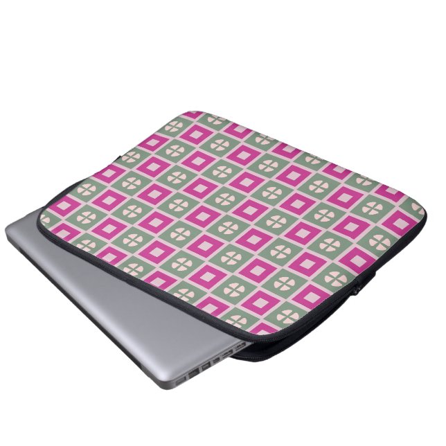 Capa Para Notebook Green and Magenta Boxed Floral Laptop Sleeve (Frente Inferior)